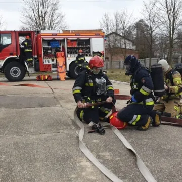 Strażacy ćwiczyli akcję ratowniczą w DPS w Radziechowicach Drugich