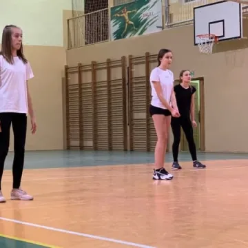 Wyniki 1. kolejki Amatorskiej Ligi Siatkówki 