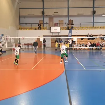 Pierwszy w Radomsku siatkarski turniej minisingielków