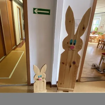 Zajączek ukrył się w PP nr 5 w Radomsku. Dzieci ruszyły na poszukiwania