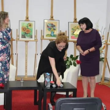 Spotkanie z laureatką nagrody NIKE - Joanną Bator w bibliotece w Radomsku