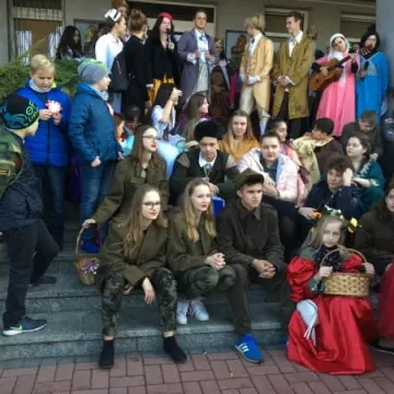 Happening Teatru Źródło „Z Niepodległą w sercu”