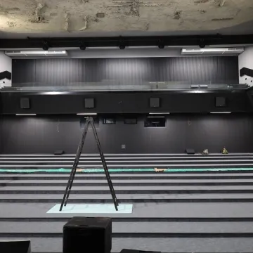 Remont sali widowiskowej MDK w Radomsku na finiszu. Pozostał montaż foteli...