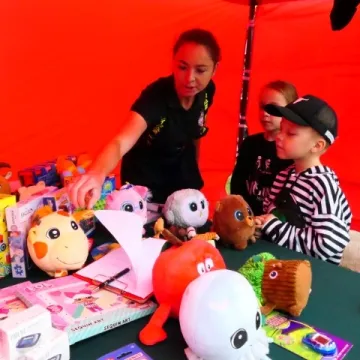 Strażacki piknik rodzinny w Dąbrówce zintegrował mieszkańców