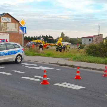 Wypadek na ul. Brzeźnickiej w Radomsku. 7 osób rannych. Wśród nich dziecko. Lądował śmigłowiec LPR
