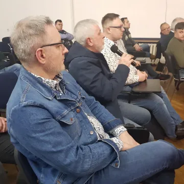 W Radomsku debatowano nad przyszłością starego basenu