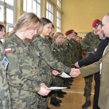 Uczniowie „drzewniaka” w Radomsku złożyli ślubowanie