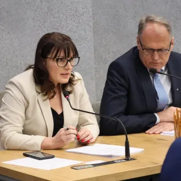 Ostatnia w tej kadencji sesja Rady Miejskiej w Radomsku. Została zwołana w trybie nadzwyczajnym