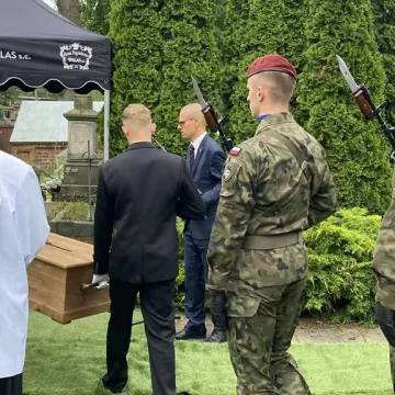 Ekshumowany Jan Kowalski spoczął na Cmentarzu Starym w Radomsku