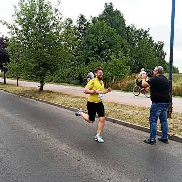Ponad setka biegaczy stanęła na starcie biegu ulicznego w Radomsku