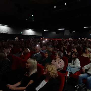 [WIDEO] Krakowiak, śpiewy ludowe. Wyjątkowy Dzień Babci i Dziadka w Radomsku