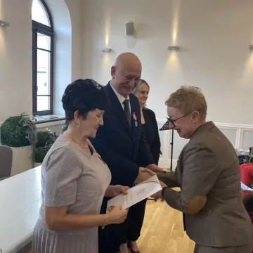 Razem przez pół wieku. Medale trafiły do dziesięciu par