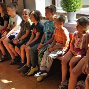 Wakacyjne warsztaty edukacja–segregacja w radomszczańskim muzeum