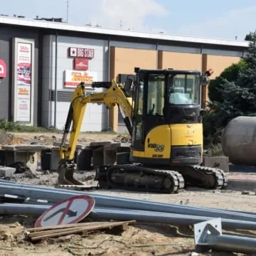 Praca przy przebudowie skrzyżowania wre