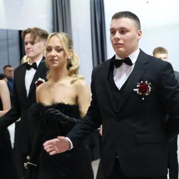 Studniówka uczniów „Drzewniaka” w Kobielach Wielkich