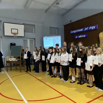 Najlepsi z najlepszych. Uczniowie  nagrodzeni stypendiami prezydenta