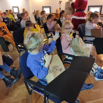 Mikołajki w bibliotece w Radomsku