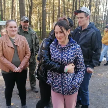 Dzieci uwielbiają zajęcia w lesie