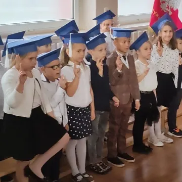 Pierwszaki ślubowały w PSP nr 7 w Radomsku