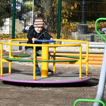 W Piotrkowie Tryb. powstał nowy plac zabaw