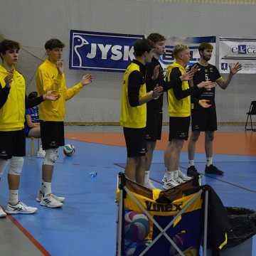 Emocje na parkiecie. METPRIM Volley Radomsko zwycięża ze Skrą II Bełchatów