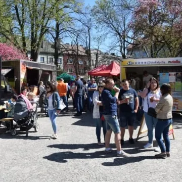 Dzień drugi z food truckami