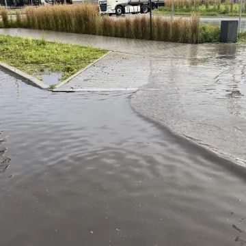 Ul. Żeromskiego w Radomsku znów pod wodą