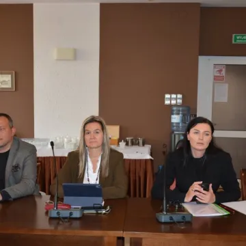 Radni rozmawiali o placówkach „KAMIL”