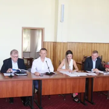 Sprawdzili jak wyglądają place zabaw w Radomsku