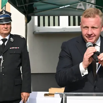 Nowy wóz i odznaczenia. Jubileusz OSP Dmenin