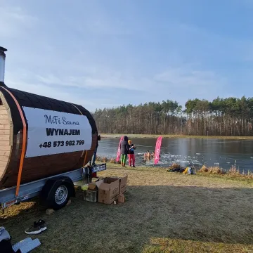 Na Wymysłówku morsują i saunują... dla Nadii