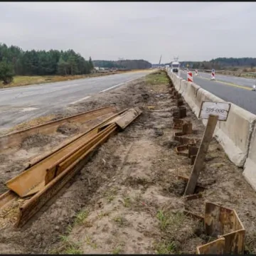 Budowa A1. Postęp prac przy odc. Radomsko - granica województwa 