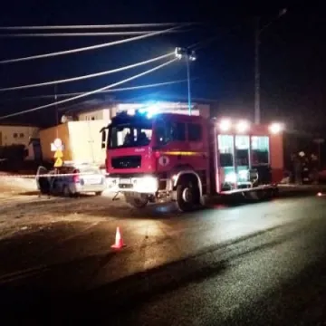 W Kamieńsku TIR wjechał w dom