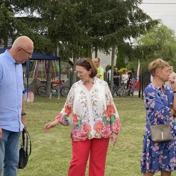 W Sudzinku otwarto nową drogę. Wstęgę przecinał m.in. wicemarszałek Sejmu RP