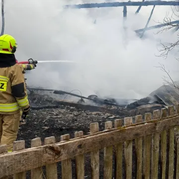 Strażacy gasili pożar stodoły. Akcja trwała kilka godzin