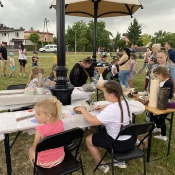 Twórcze chillowanie na Gliniankach. Piknik mimo kapryśnej pogody