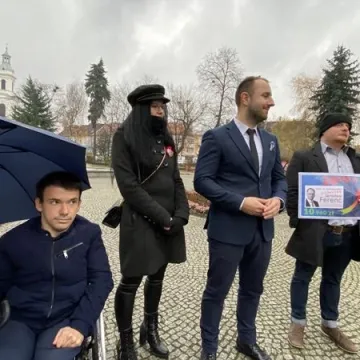 Konfederacja: samorząd Radomska robi skok na kasę