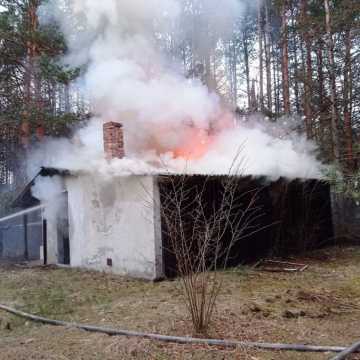 W miejscowości Borki palił się dom letniskowy