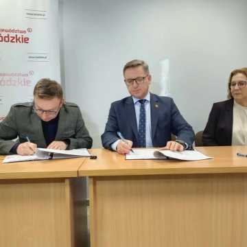 W Radomsku podpisano umowy w ramach programu „Łódzkie ratuje zabytki”