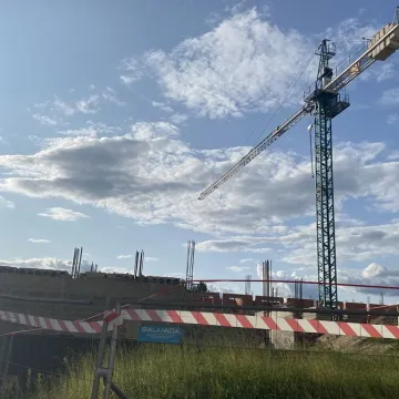 Geriatria rośnie w oczach. Sprawdziliśmy postęp prac przy radomszczańskim szpitalu