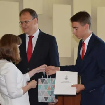 Najlepsi uczniowie nagrodzeni