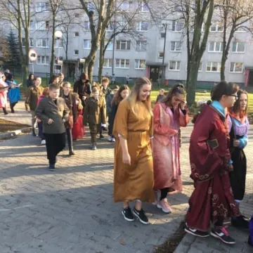 Happening Teatru Źródło „Z Niepodległą w sercu”