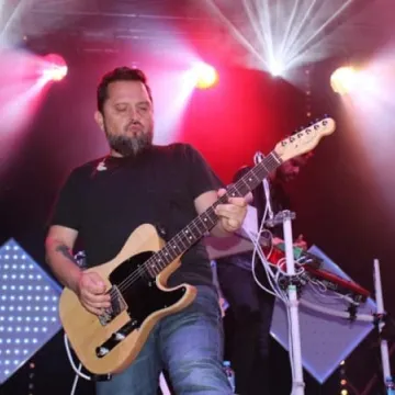 Letnie granie z Happysad