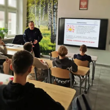 O cyberprzemocy i odpowiedzialności karnej nieletnich w PSP w Radziechowicach
