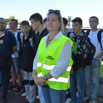 Ewakuacja ZSP 1 w Radomsku. Był pożar, strzały i osoby ranne