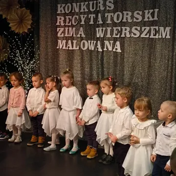 Przedszkolaki recytowały „zimowe” wierszyki w MDK w Radomsku
