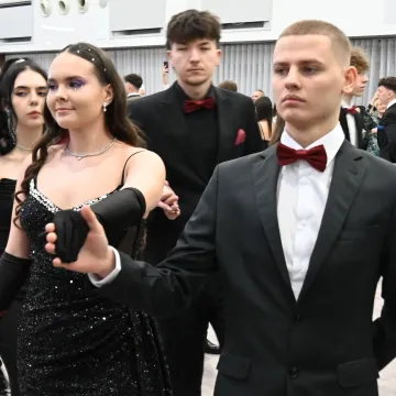 Polonez i odliczanie do matury. Studniówka ZSE w Radomsku