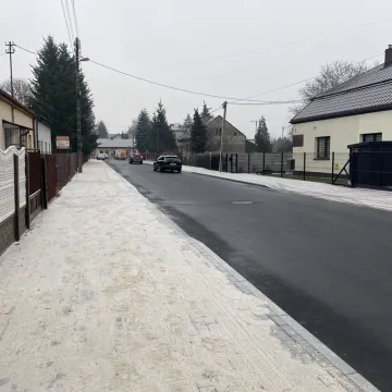 Nowa droga, nowe chodniki. Tak zmieniła się ulica Żwirki