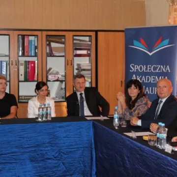 Okrągły stół wychowawczy w Radomsku