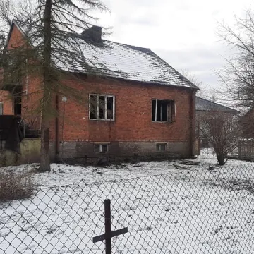 Pożar domu w Wielgomłynach. Jest ofiara śmiertelna